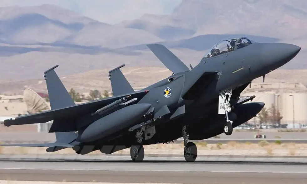 �Ա�����F15����10����ǿ���ģ���ý��F15�Ѿ����Ǽ�10ս���Ķ���