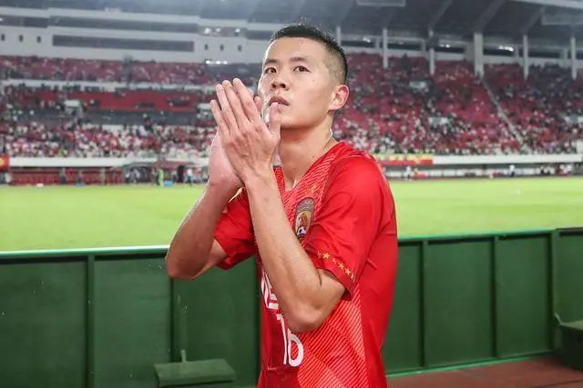 黄博文什么时候踢上中超（16岁收获中超进球！你多久没看到这样的年轻球员了？）-华海博客