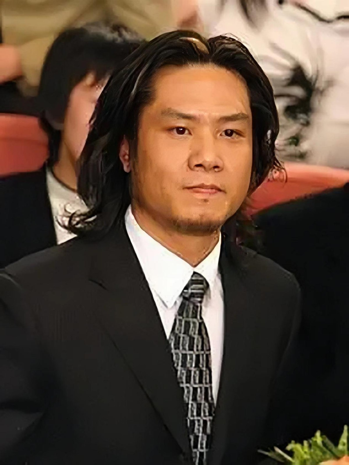 沧桑阿峰：难忘和刘晓庆两年婚姻，余生只想做儿子的好父亲