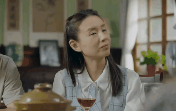 30岁以上还能演学生妹的女星，只服这5位，辨识度高不说，还灵动