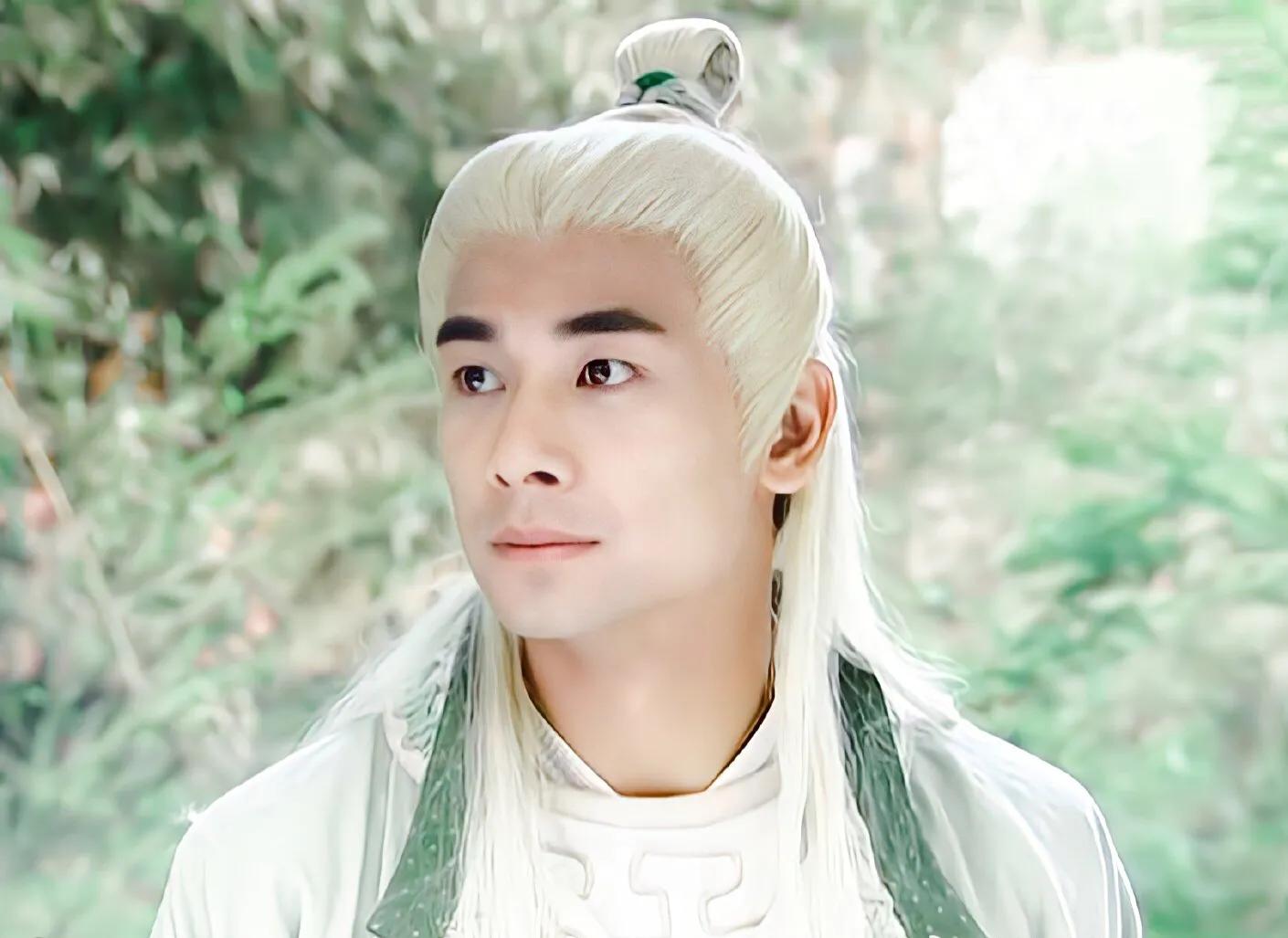 然后就想起了第一次印象中白发造型的人物那就是赵文卓饰演的李君羡.