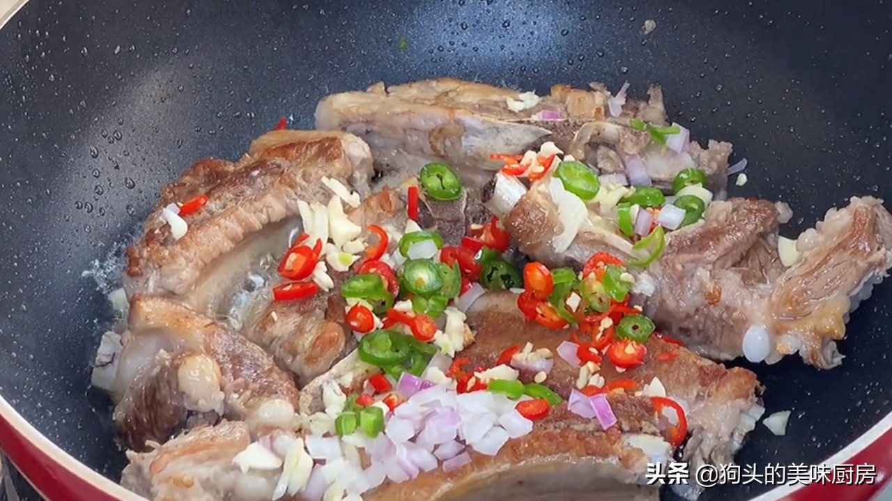 排骨这样做真的好吃，不仅有肉吃还有汤喝，肉汤鲜美，非常实用