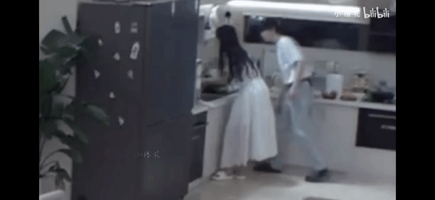 恋与偶像第二季在线观看(不是恋综也有cp磕？笨蛋美女和年下奶狗，尹浩宇孟子义甜疯了？)