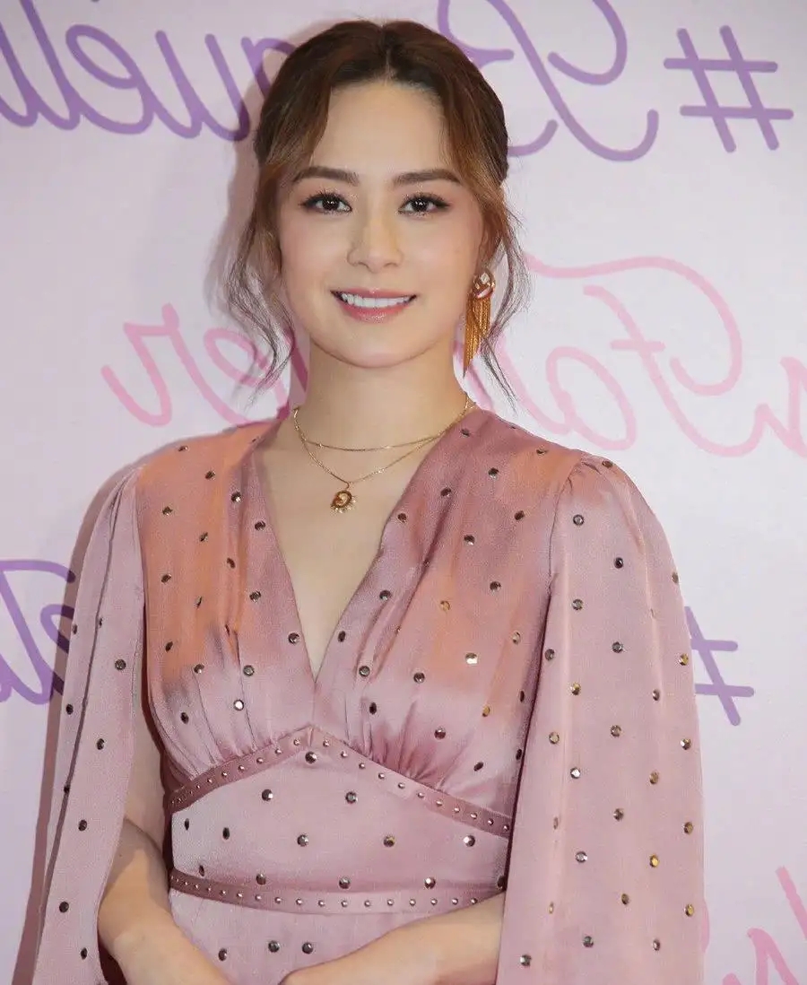 长着一张“高挑脸”，实际不到1米6的五大女星，最低的1米53