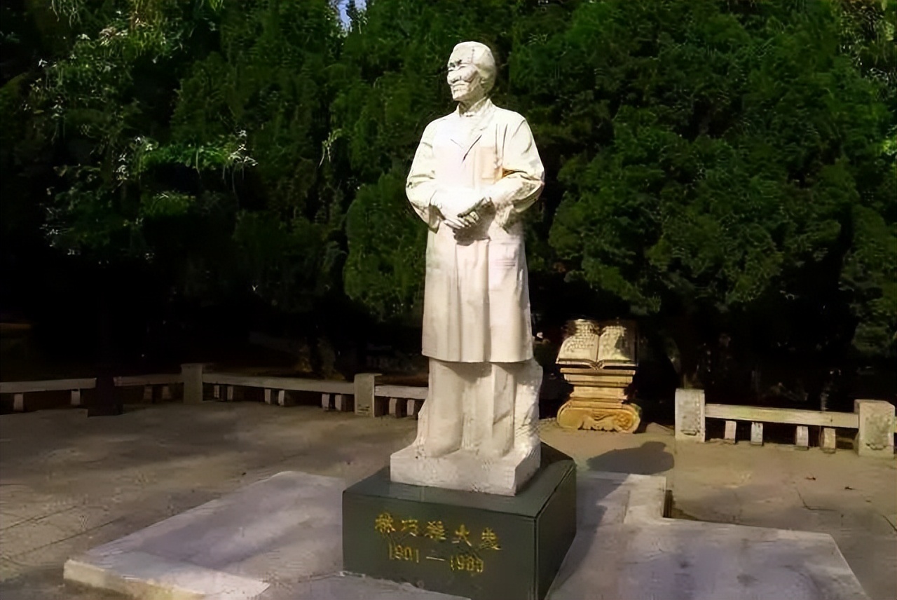 她被誉为万婴之母，接生袁隆平等五万名婴儿，自己却没结婚没孩子