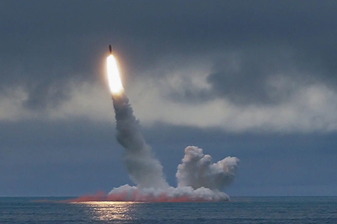 俄罗斯"北风之神"核潜艇,2分钟发射96枚核弹头