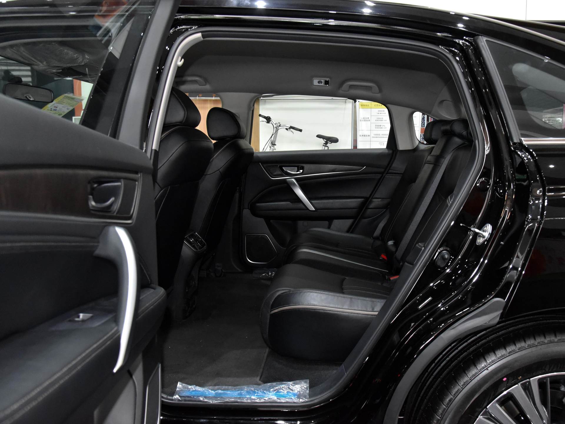 运动风格的合资中型SUV，轴距超2.8米，带你看冠道