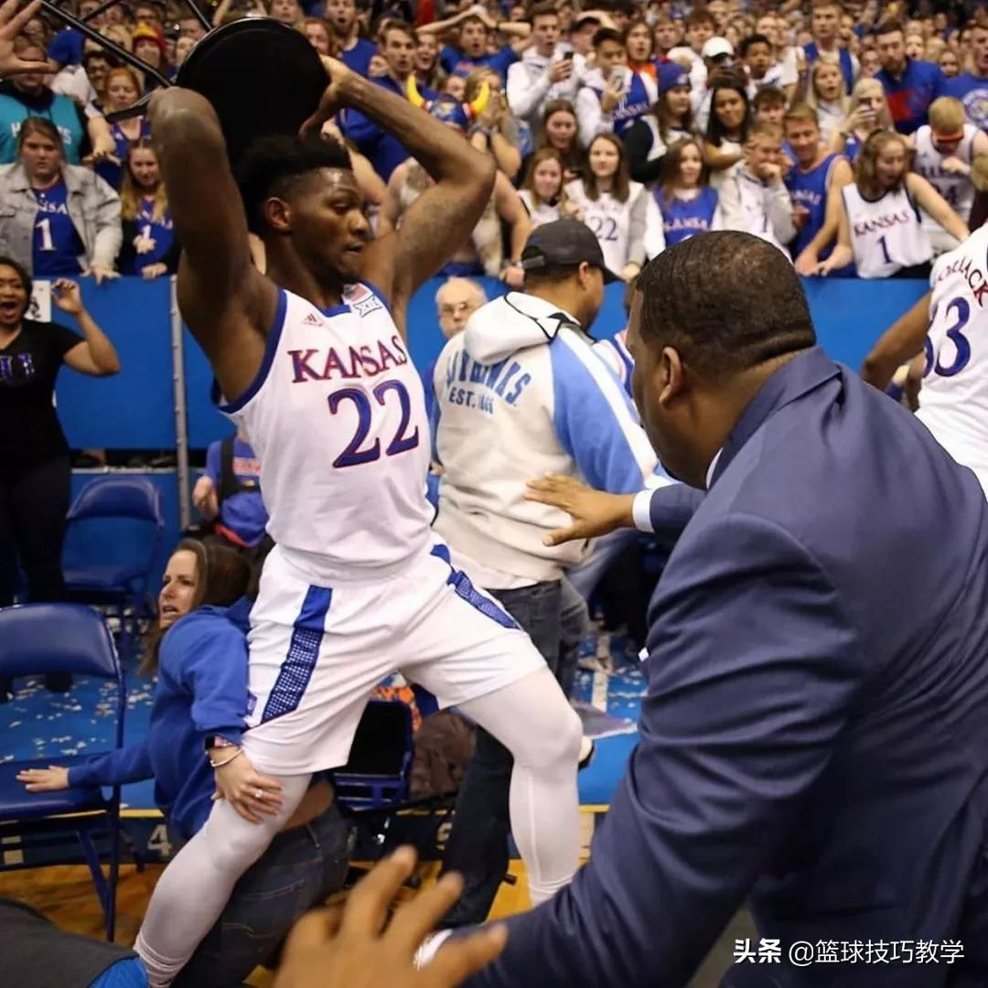 朱万霍华德(NCAA比赛爆发大规模冲突！前NBA球星朱万-霍华德拒绝与对手握手)