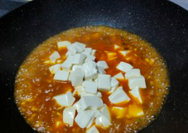 四川十大经典名菜“麻婆豆腐”，口感顺滑，口味独特