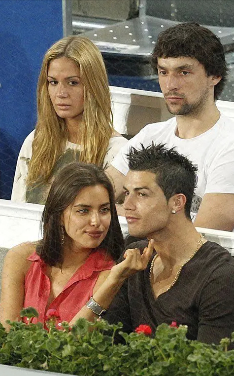 吉娘娘2014年世界杯（超模也爱足球，34岁吉娘娘、36岁水果娜，助阵本国世界杯开幕式）