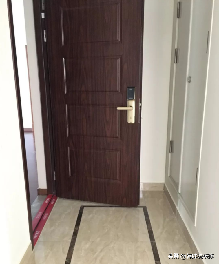 开发商装的入户大门要不要换？白花了不少冤枉钱，很多人都选错了