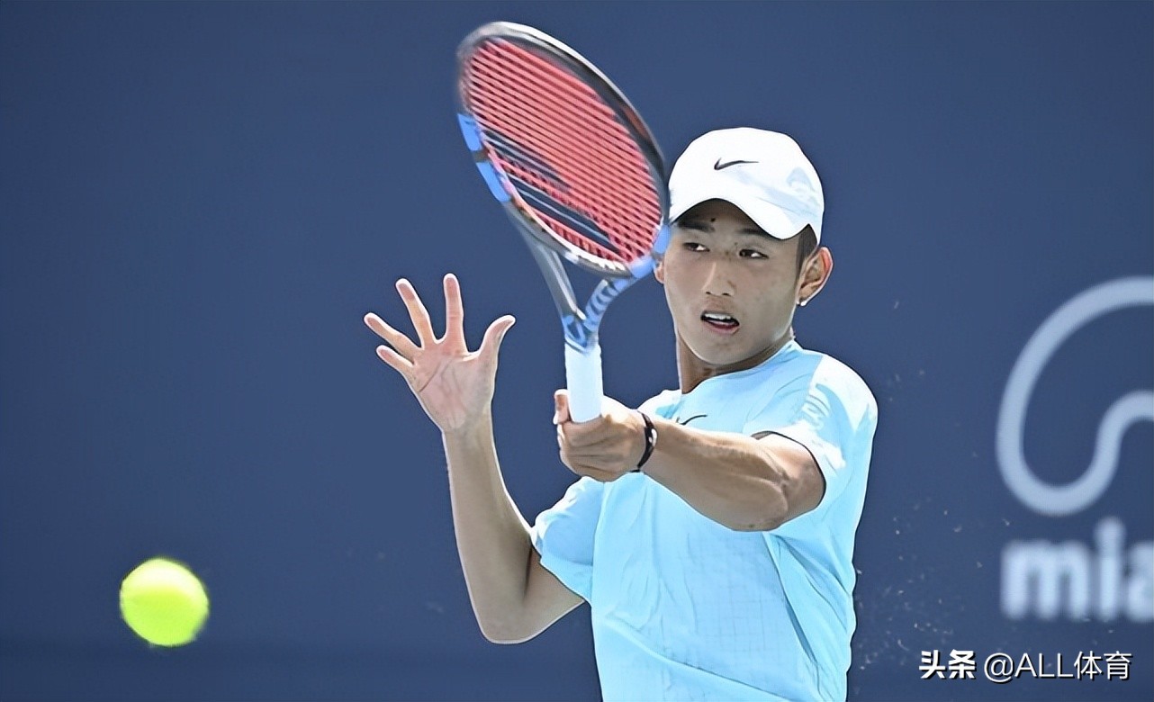 商竣程斬獲草地首勝（三盤險勝晉級！小將商竣程擊退世界第80，迎職業(yè)生涯草地首勝）