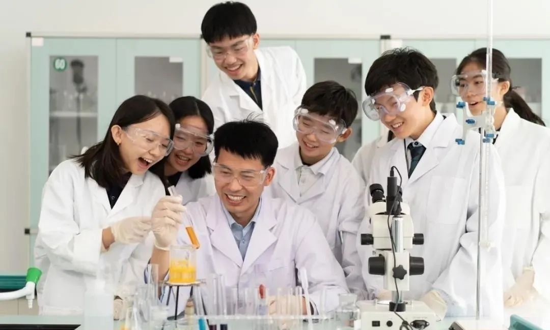 择校指南丨北京新英才国际学校：全时教育，全维育人