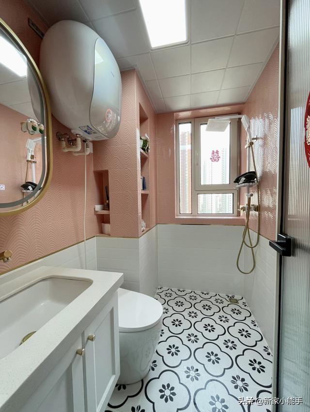 他家76平婚房，厨房餐厅一体设计，粉红色卫生间真漂亮，分享一下