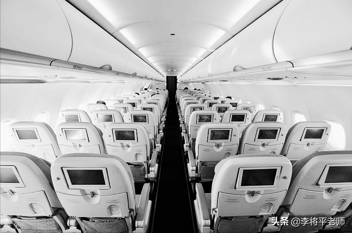 波音737飞机广西坠毁,同机型10年坠毁5次,我们可以不买波音吗?