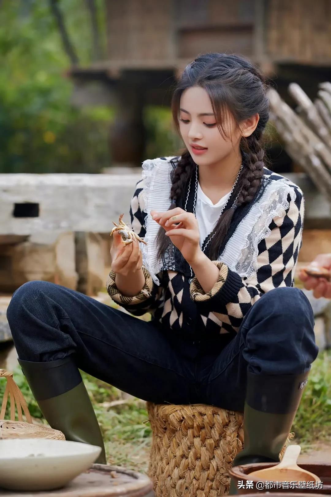 杨超越高清时尚穿搭美图壁纸