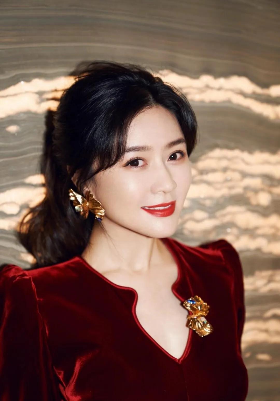 巅峰时隐退嫁入豪门—田海蓉