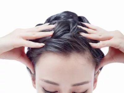 为啥头皮老是长“疙瘩”和“脓包”？医生：或许与这6个因素有关