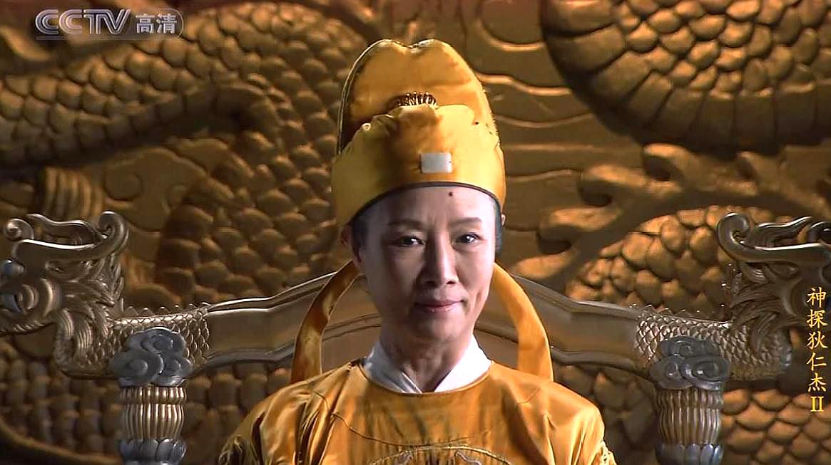 在《神探狄仁杰》中饰演武则天吕老师,在《三国演义》中饰演董太后.