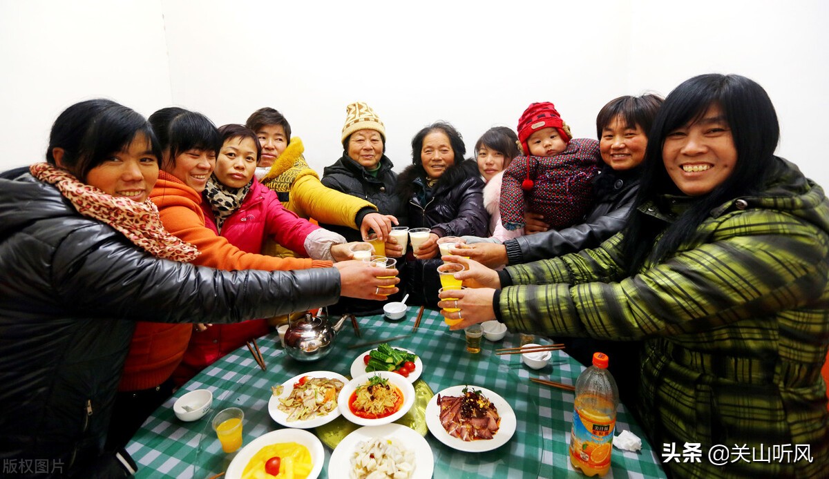 “婆家上门大似天，亲家登门不值钱”，另一句正好相反，哪句对？