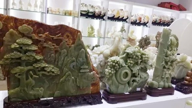 内蒙古贪官花2000万买石头，虚假报销46万，儿子生活费也公款报销