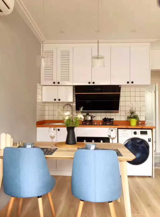  defiantly stylish open kitchen design that turns heads despite the critics