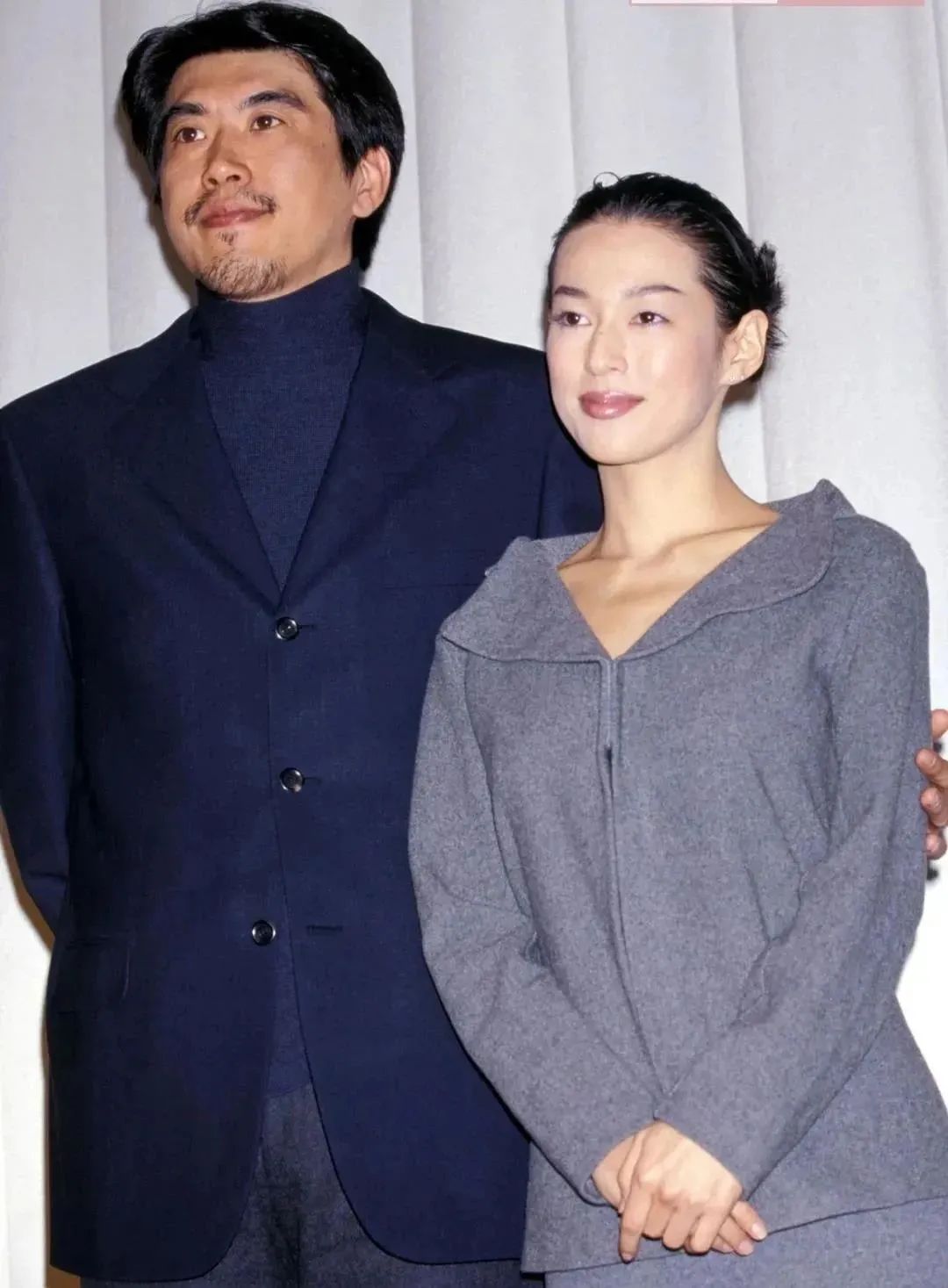 时,也让饰演女主赤名莉香的铃木保奈美走红,成为一代人心中的日剧女神