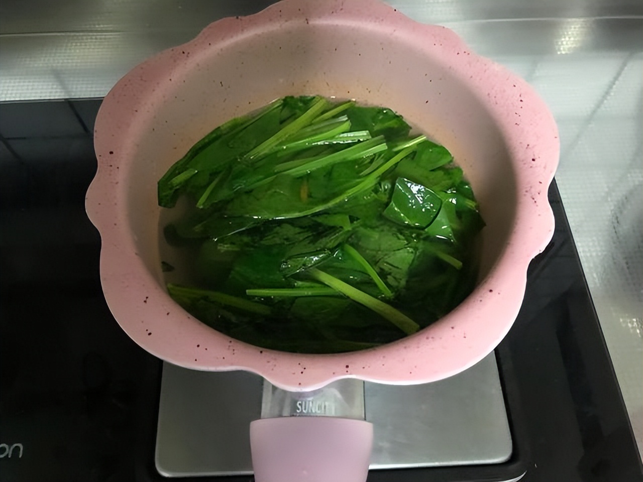 图片[6]-【凉拌菠菜粉丝】做法步骤图 补铁补血又美味 滋补润燥不上火-起舞食谱网
