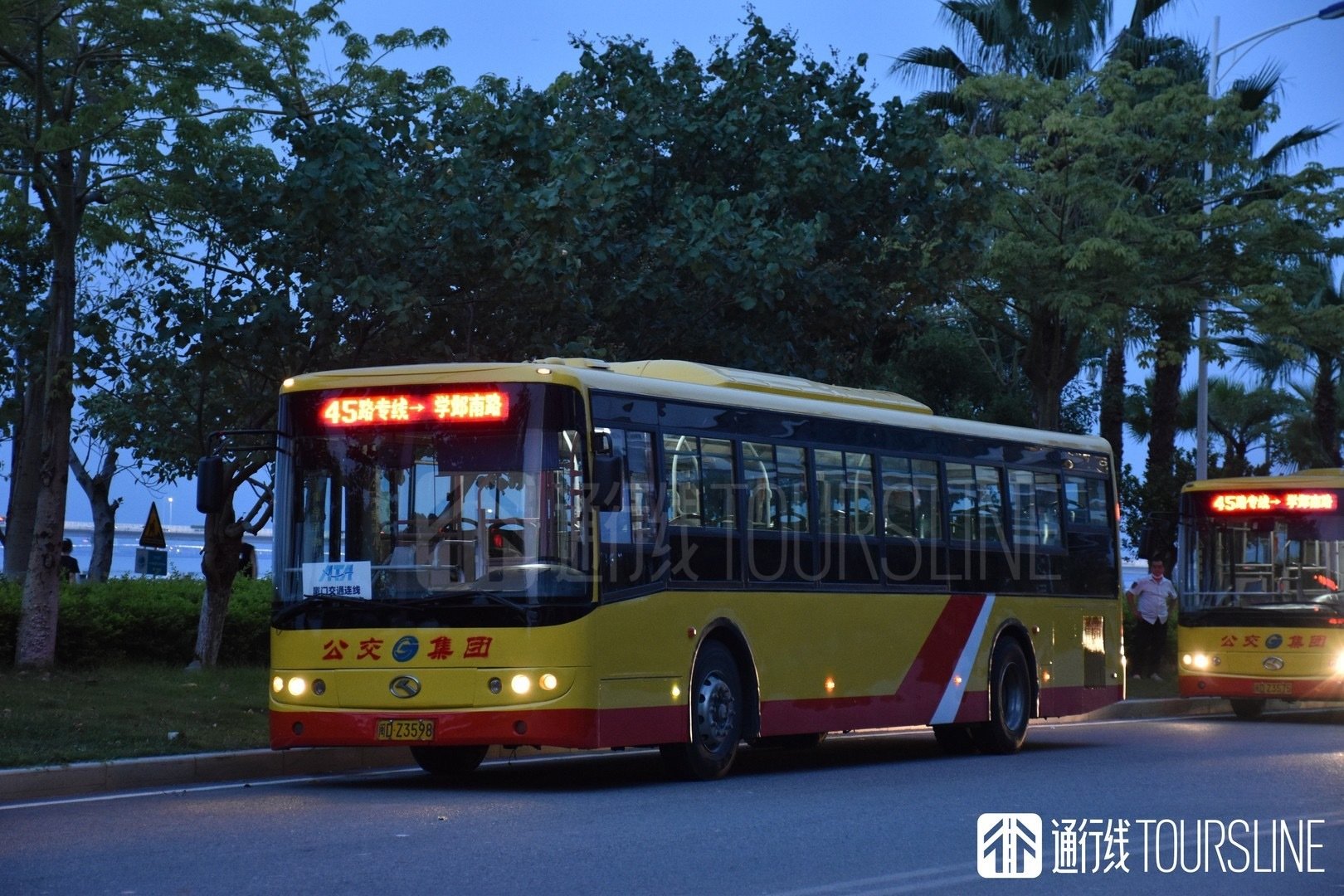 历经数十次循环，绝版照片带你了解这辆45路专线公交车的“开端”