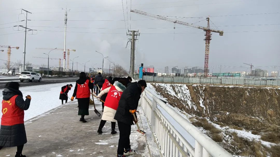 扫雪护行 情暖人心 | 白银市各级妇联组织开展扫雪除冰志愿服务活动