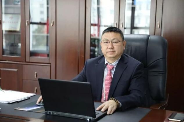 他父母早亡，靠嫂子卖嫁妆求学，成为比亚迪总裁后不忘报答兄嫂