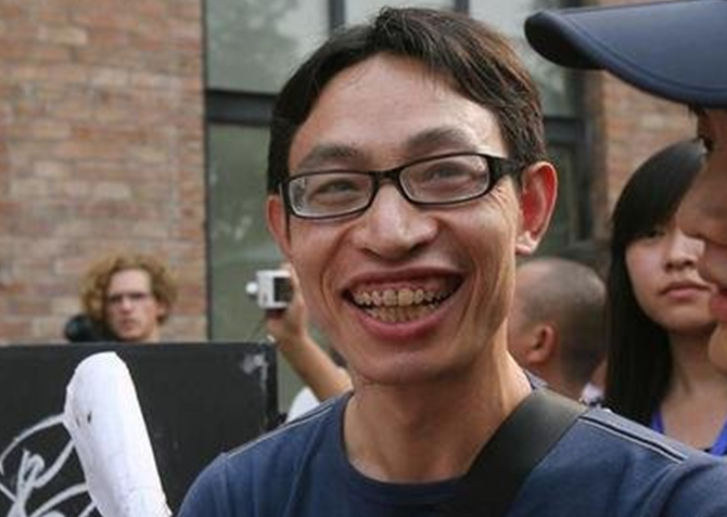 汶川地震时，扔下学生独自逃跑的老师，唯有我女儿可以用生命保护