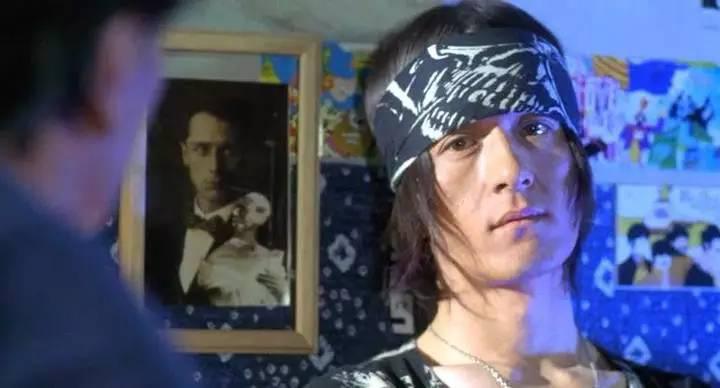 英年早逝的8位男星，每一位都让人惋惜，最大44岁，最小27岁