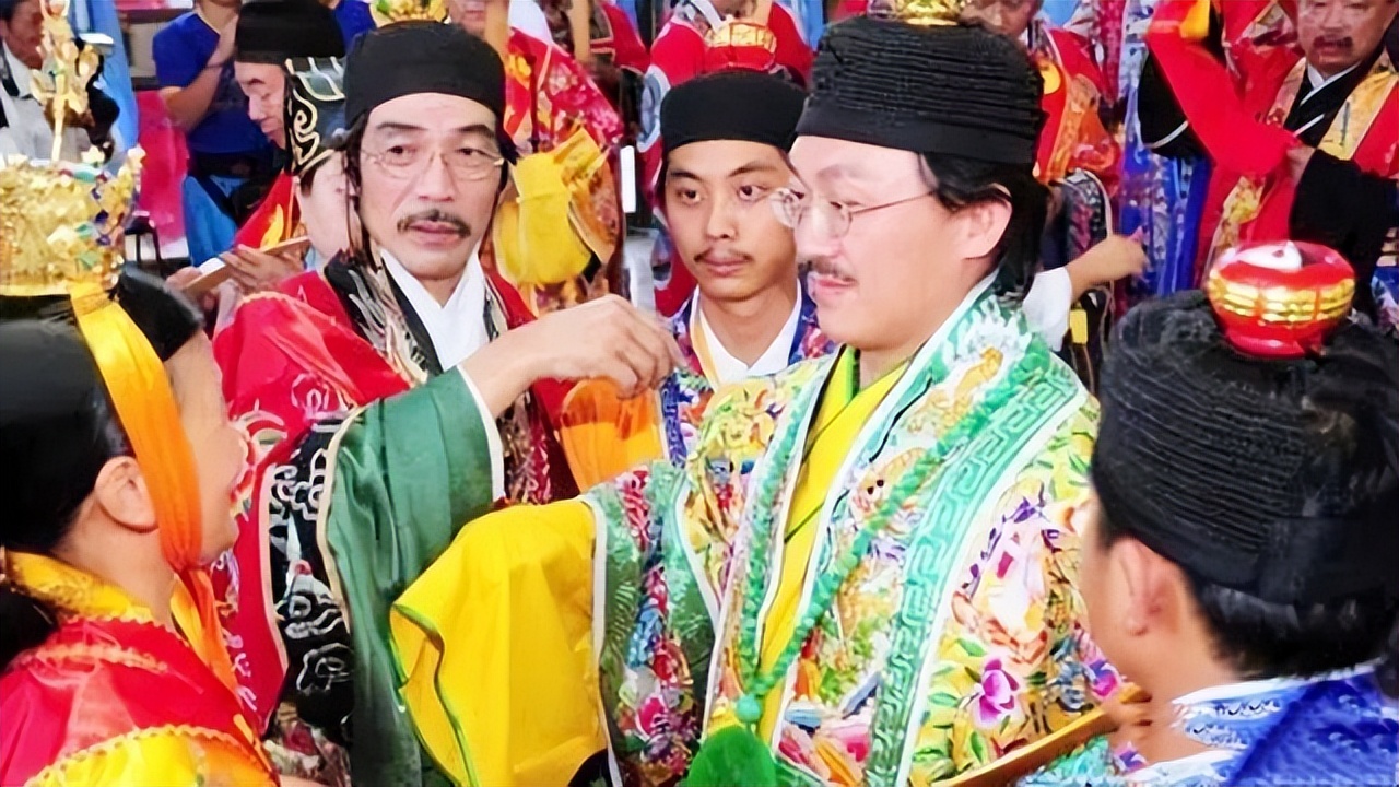 08年，陌生男子自称63代天师儿子，拿出信物证明宣称64代冒名顶替