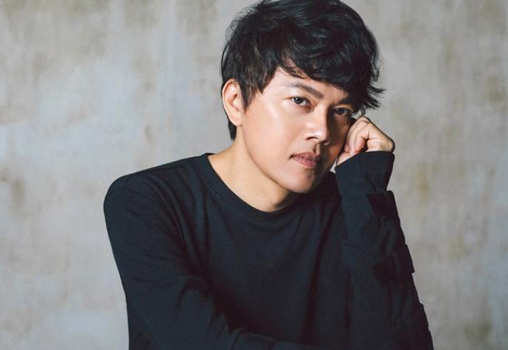 台湾歌手获得内地居住证！持证件难掩兴奋，52岁靠商演年赚3百万