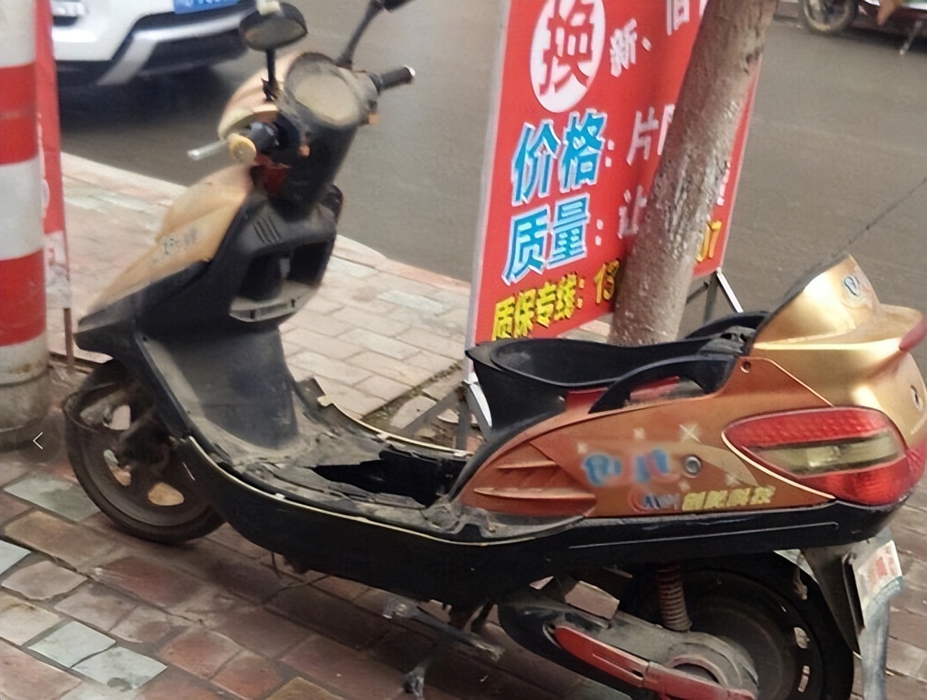 电动四轮电瓶价格一辆废旧电动车淘汰