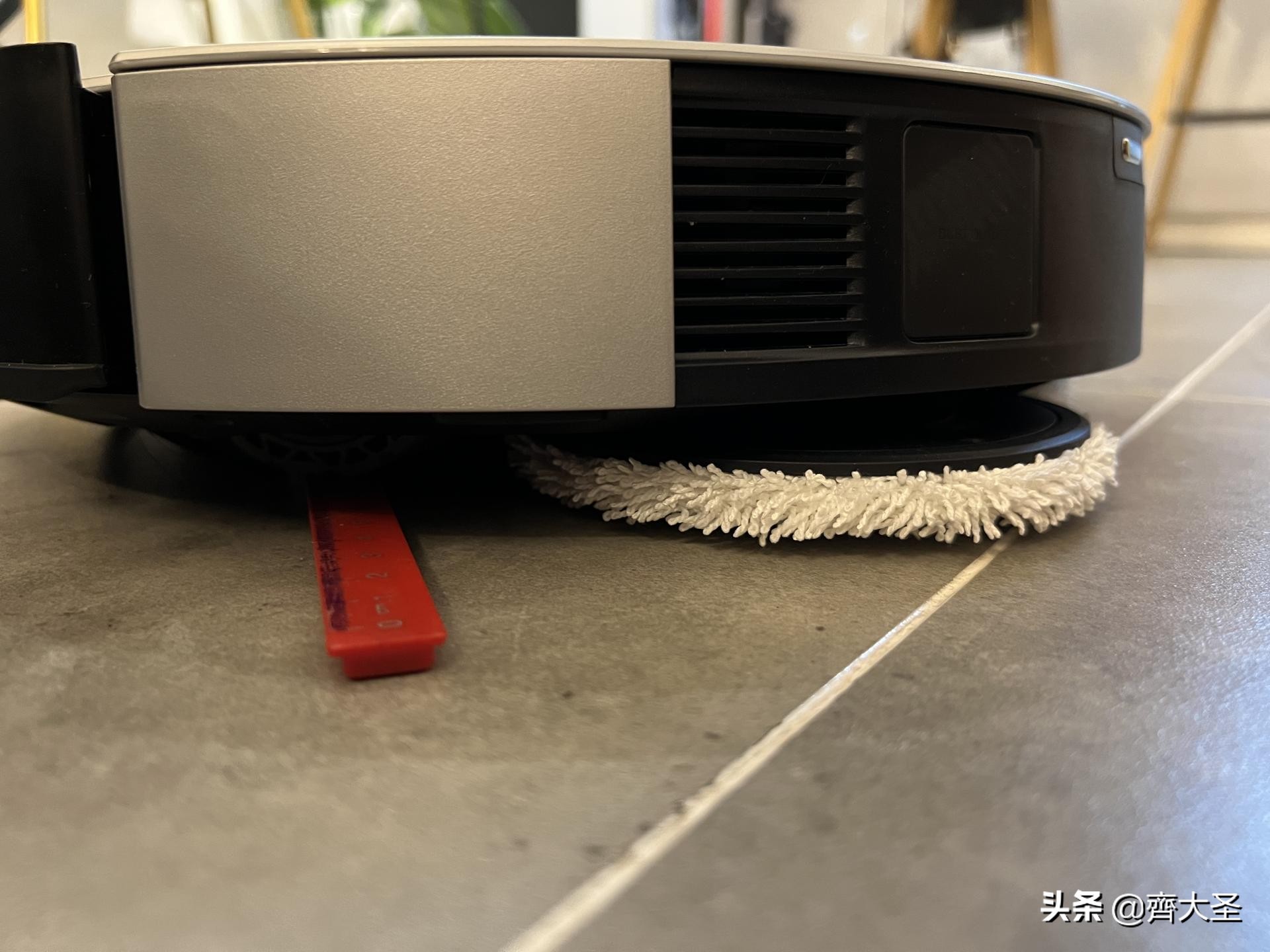 拖地哪家强？四款热销扫拖机器人实测（石头/云鲸/360/科沃斯）