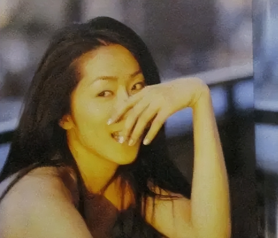 熬了7年终于挤走原配,嫁入豪门3年发病而亡,徐华凤的悲催人生