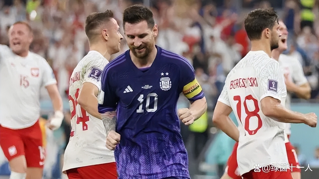 世界杯经典战役有哪些（苏牙单人拦网、C罗霸气戴帽、梅西意外助攻，世界杯22大经典比赛）-华海博客