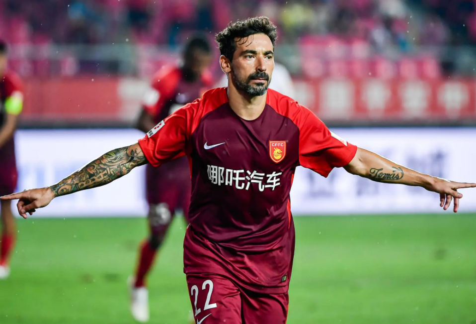 中超俱乐部为什么这么花钱（中超5年800亿花哪了？有人闷声发大财，比特维斯奥斯卡挣得多）