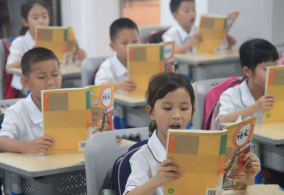 40年前的高考试卷流出，做完一遍题目后，连初中生都顿时有自信了