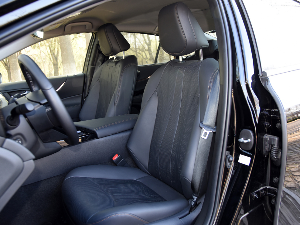 第二代丰田Mirai，与雷克萨斯LS同平台，不烧油不充电，续航850km