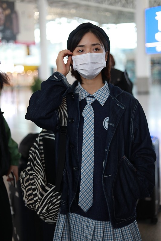 沈月的日常穿搭超可爱，学院风的穿搭就是美，都不像成年人了