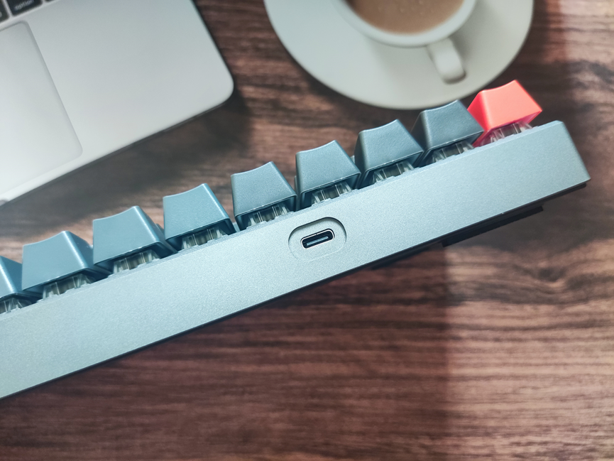 雷柏V700-8A多模无线游戏机械键盘：这才叫全能机械键盘