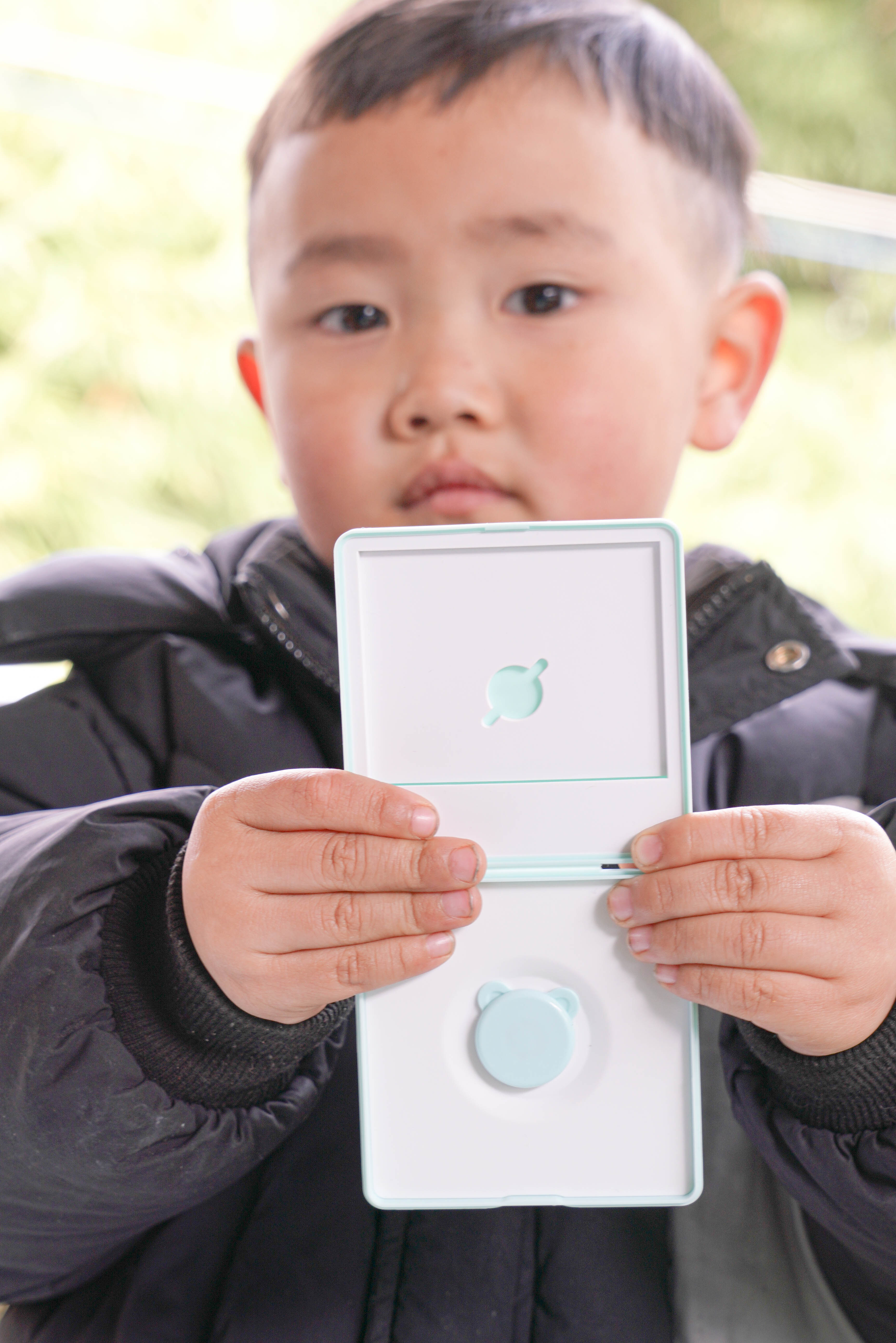 小孩发烧测体温很麻烦？刷芯无线电子体温计体验