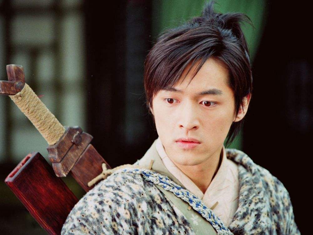 出道即巅峰的10位艺人，有人如今依旧风光，有人却早已经销声匿迹