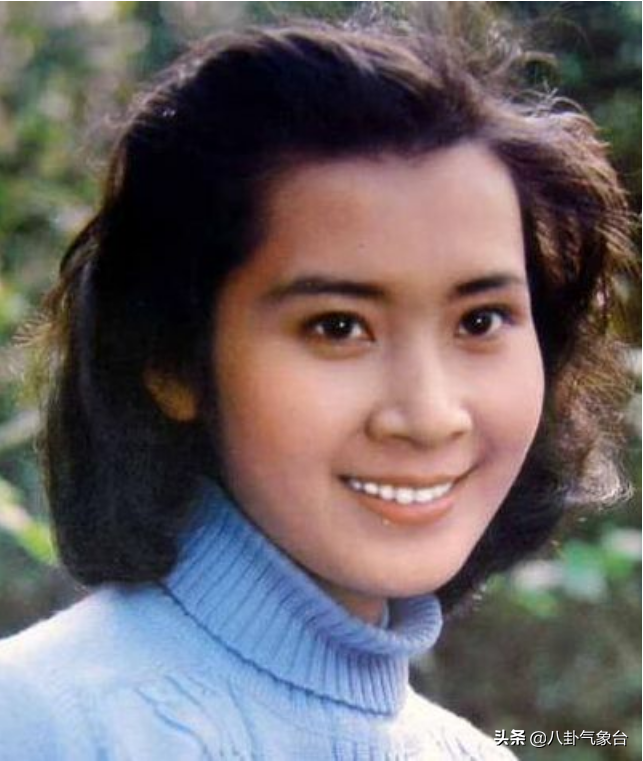 “气质美人”肖雄，将一生奉献给演艺事业，单身30年不后悔