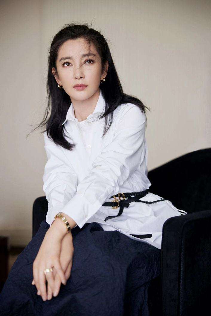 貌美如花却至今未婚的10位内地大龄女星，各有各的苦衷