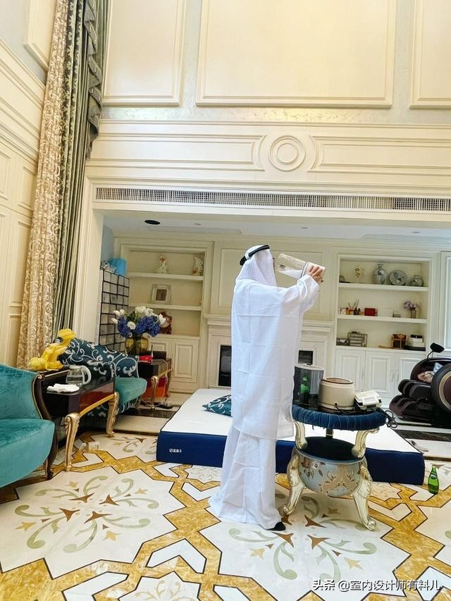 他家四层大别墅，500万豪华装修，客厅摆床、冰箱贴膜，处处踩坑