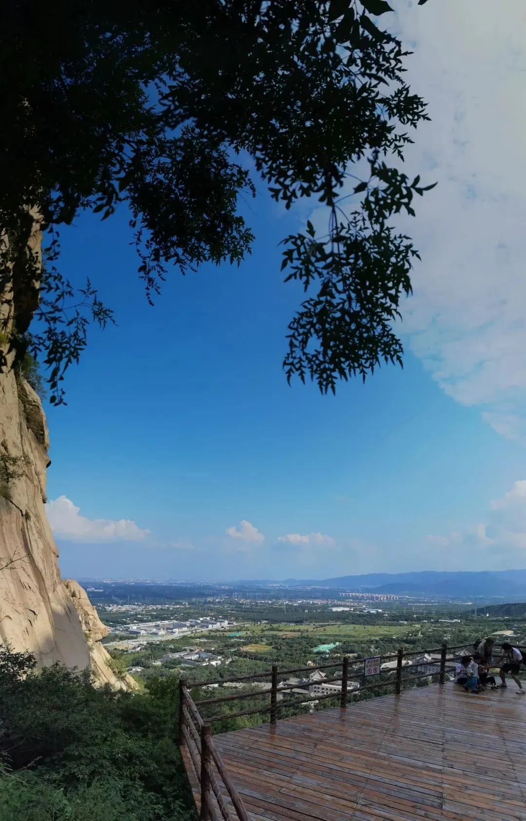 暮春初夏，凤凰岭予你五月的美好